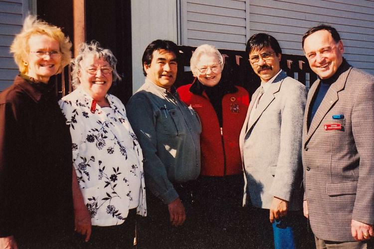 Group photo of Senate Committee on Fisheries and Oceans in the Yukon